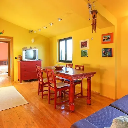 Pauletta Apartment *