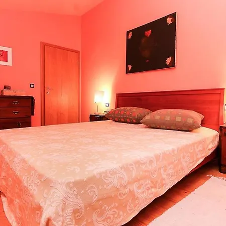 Pauletta Apartment *